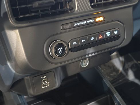 New 2025 Ford Maverick XL w/ Equipment Group 101A image 23