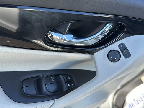 Used 2018 Nissan Rogue Sport SV w/ SV All-Weather Package image 7