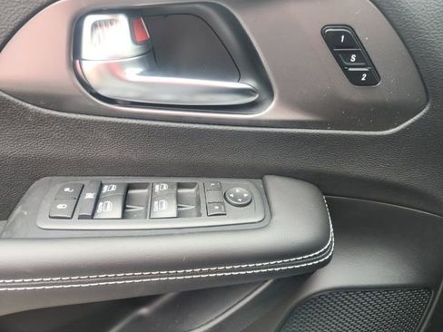 New 2026 Chrysler Pacifica Select FWD image 17
