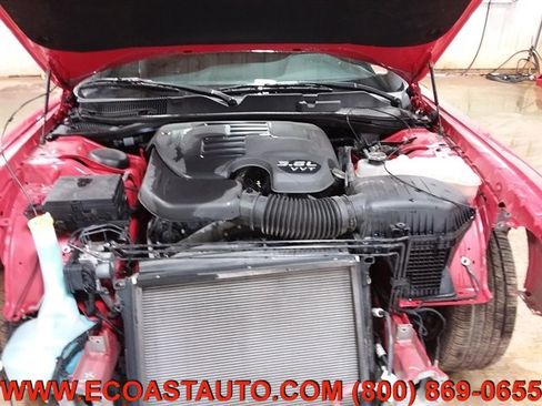 Used 2019 Dodge Challenger SXT image 8