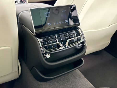 Certified 2024 Bentley Flying Spur Azure image 25