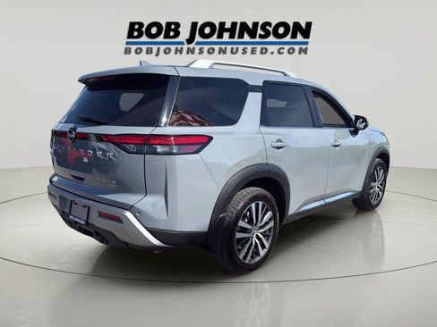 Used 2022 Nissan Pathfinder Platinum w/ Cargo Package AWD/4WD image 6