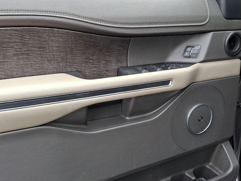 Certified 2020 Ford Expedition Limited image 13