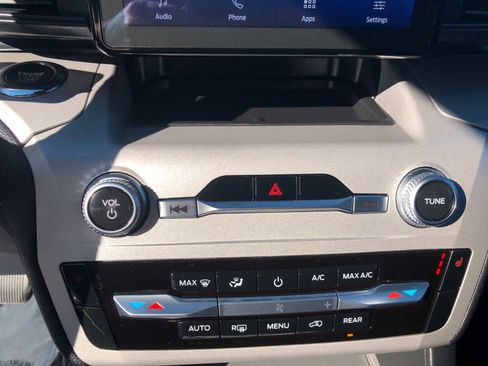 Used 2023 Ford Explorer XLT w/ Class IV Trailer Tow Package image 11