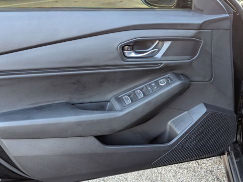 Used 2025 Honda Accord SE image 11