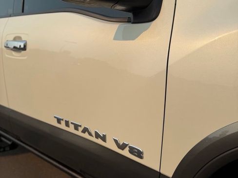 Used 2021 Nissan Titan Platinum Reserve w/ Moonroof Package AWD/4WD image 15