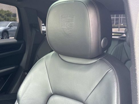 Used 2023 Porsche Cayenne AWD/4WD image 14