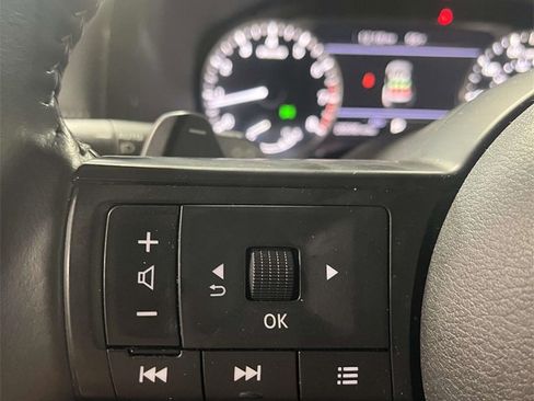 Certified 2025 Nissan Pathfinder SV image 24