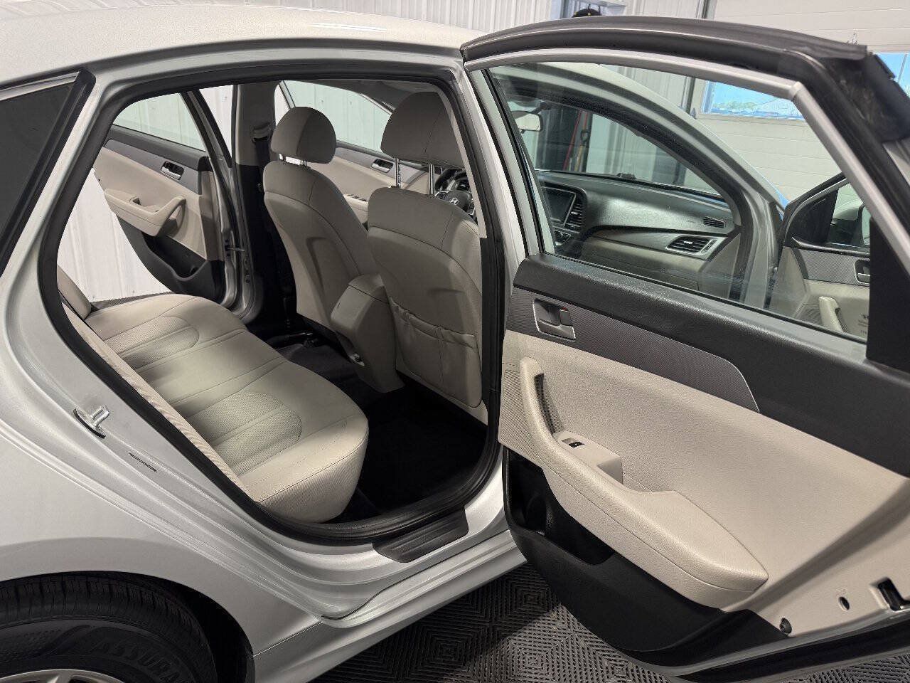 Used 2018 Hyundai Sonata ECO FWD image 19