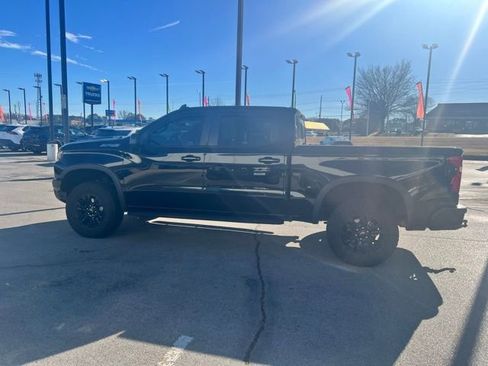 Used 2023 Chevrolet Silverado 1500 ZR2 w/ Technology Package image 7