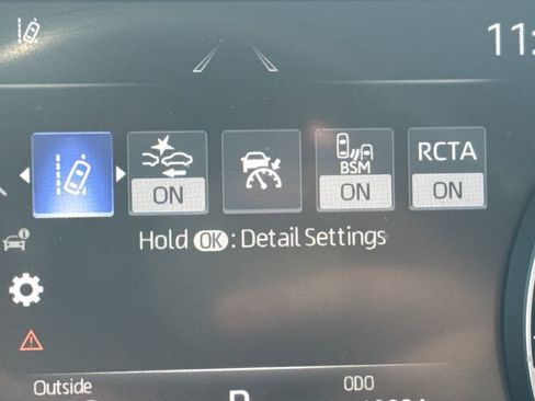 Used 2021 Toyota Highlander XLE AWD/4WD image 21