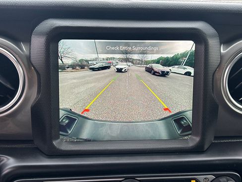 Used 2021 Jeep Gladiator Overland image 29