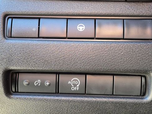 Used 2023 Nissan Rogue SV image 9