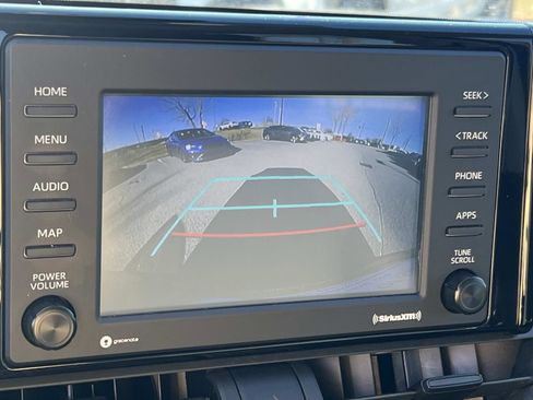 Used 2021 Toyota RAV4 LE image 32