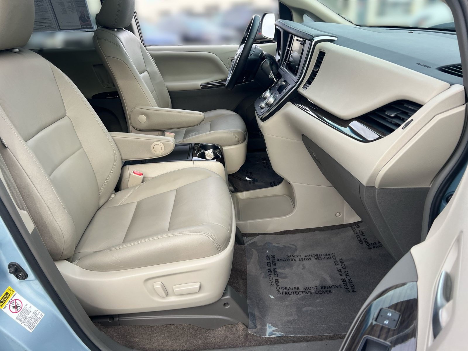 Used 2017 Toyota Sienna XLE w/ XLE Navigation Package FWD image 27