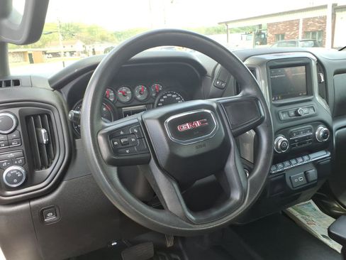 Used 2023 GMC Sierra 1500 Pro w/ Fleet Convenience Package AWD/4WD image 5