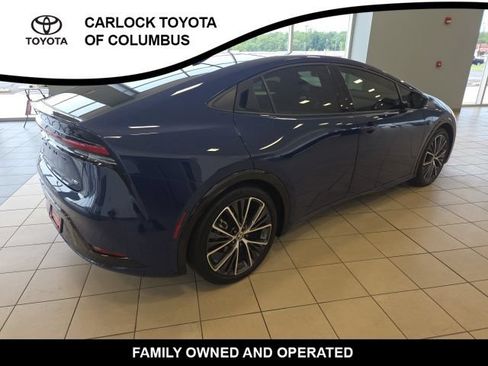 Used 2024 Toyota Prius XLE AWD/4WD image 8