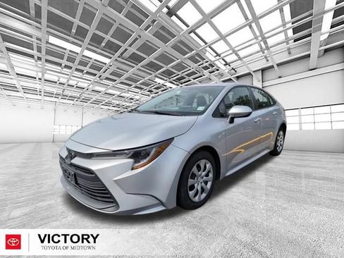 Used 2024 Toyota Corolla LE FWD image 8