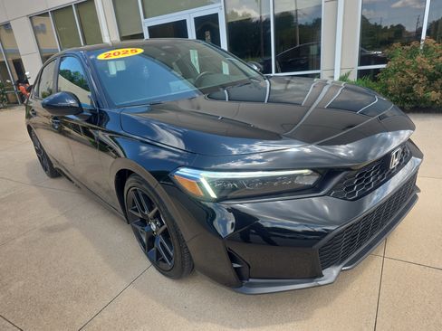 Used 2025 Honda Civic Sport image 3