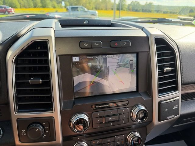 Used 2018 Ford F150 Lariat w/ Equipment Group 502A Luxury AWD/4WD image 16