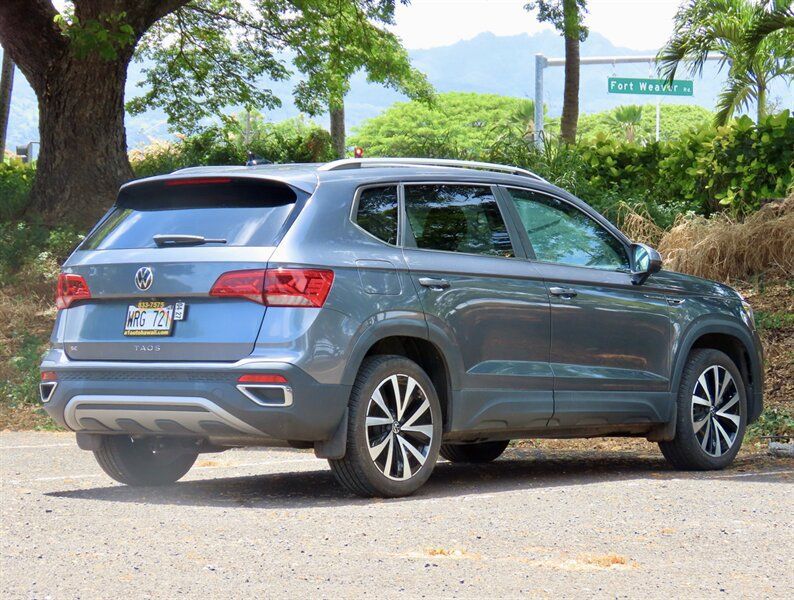 Used 2022 Volkswagen Taos SE FWD image 6