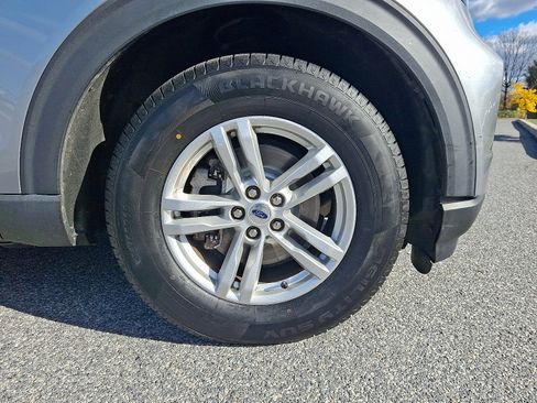 Used 2020 Ford Explorer XLT w/ Class III Trailer Tow Package image 9