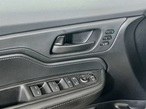 Used 2024 Honda Odyssey Sport image 18