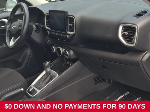 Used 2025 Hyundai Venue SEL FWD image 32