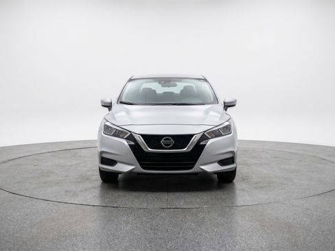 Used 2025 Nissan Versa SV w/ Trunk Package FWD image 2