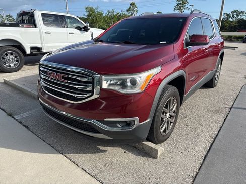 Used 2018 GMC Acadia SLT FWD image 2