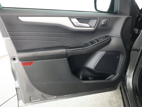 Used 2024 Ford Escape Platinum image 8