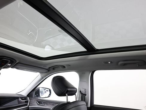 Used 2023 Jeep Grand Cherokee Limited image 25