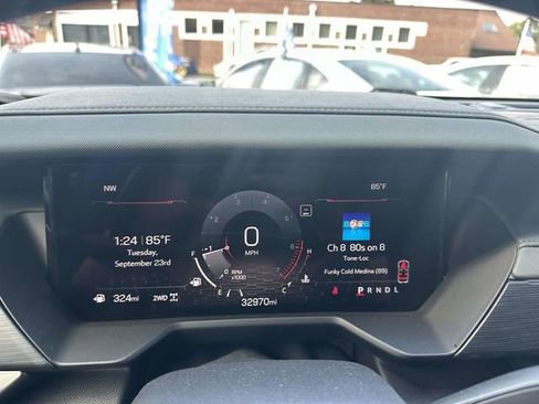 Used 2024 GMC Acadia AT4 w/ Luxury Package image 25