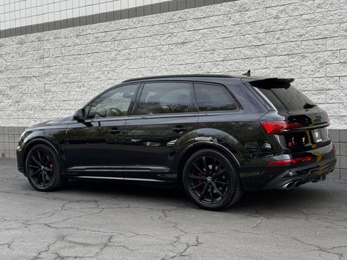 Used 2020 Audi SQ7 Premium Plus w/ Driver Assistance Package image 2