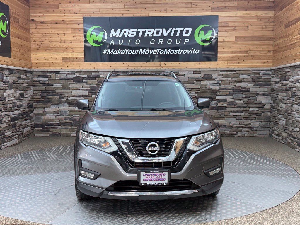 Used 2017 Nissan Rogue SV AWD/4WD image 6