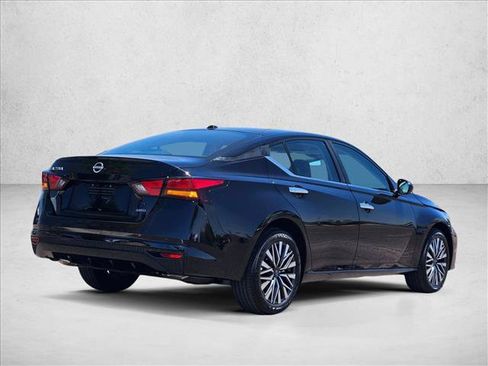 Used 2025 Nissan Altima 2.5 SV AWD/4WD image 5