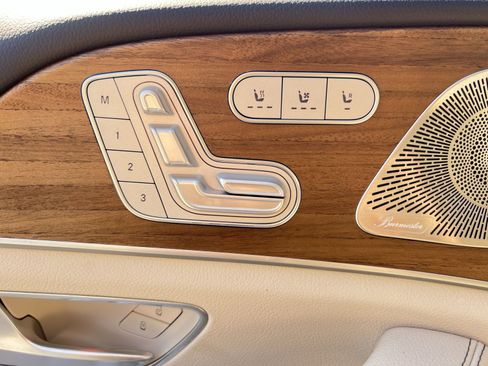 Used 2023 Mercedes-Benz GLS 580 4MATIC image 14