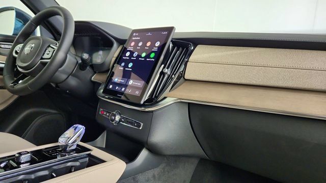 New 2026 Volvo XC90 T8 Plus w/ Protection Package AWD/4WD image 37