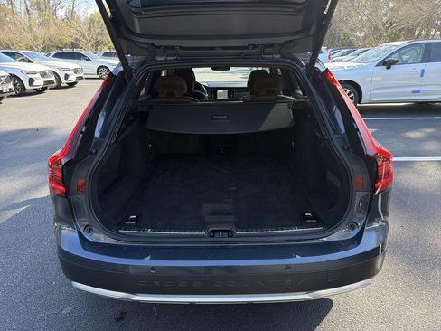 Certified 2022 Volvo V90 B6 Cross Country image 68