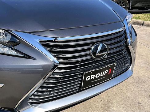 Used 2017 Lexus ES 350 w/ Premium Package image 27