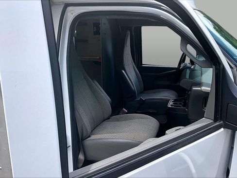 Used 2021 Chevrolet Express 3500 w/ Power Convenience Package RWD image 9