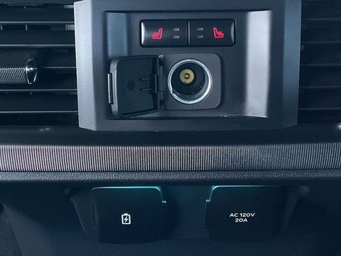 Used 2024 Ford F150 Platinum w/ Equipment Group 702A High image 29