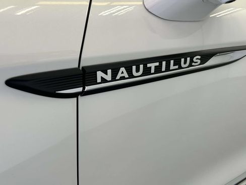 Used 2020 Lincoln Nautilus Reserve w/ Equipment Group 202A AWD/4WD image 9