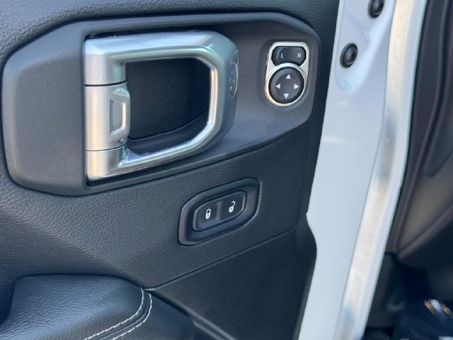 Used 2022 Jeep Wrangler Unlimited Sahara w/ Safety Group AWD/4WD image 21