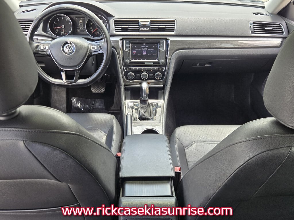 Used 2018 Volkswagen Passat 2.0T SE FWD image 12