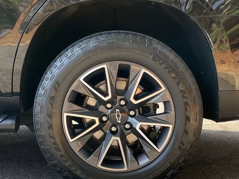 Used 2021 Chevrolet Tahoe Z71 w/ Luxury Package AWD/4WD image 7