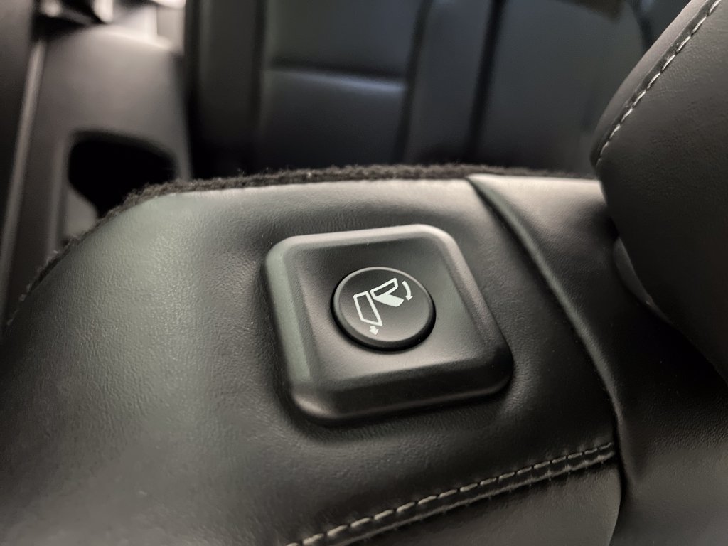 Used 2025 Kia Telluride S FWD image 25
