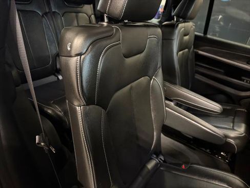 Certified 2025 Jeep Grand Cherokee L Limited AWD/4WD image 21