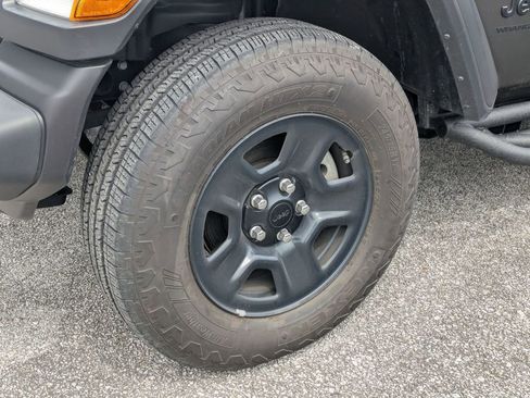 Used 2024 Jeep Wrangler Sport AWD/4WD image 5