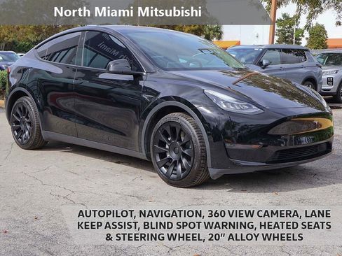 Used 2023 Tesla Model Y Long Range image 1